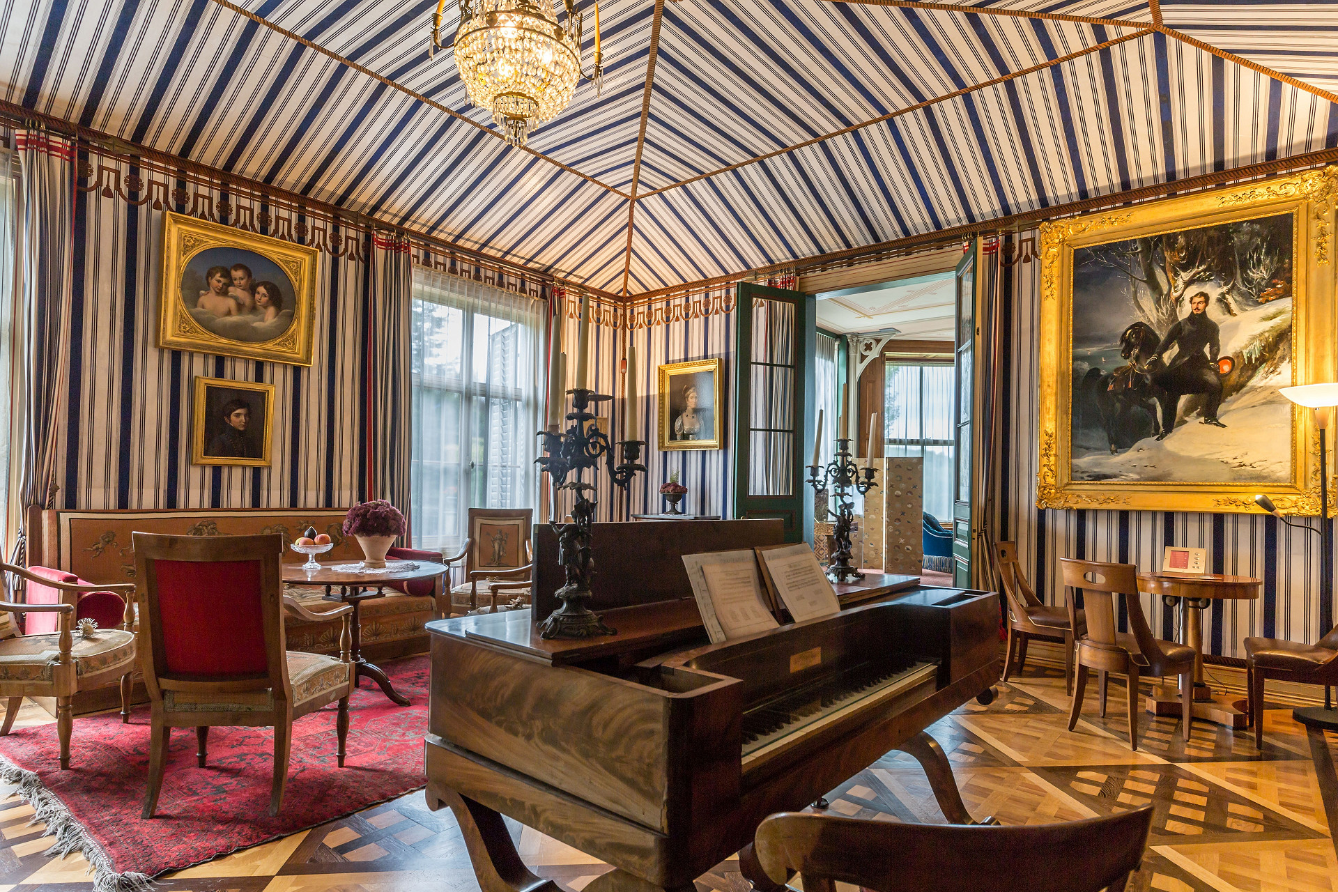 
            Napoleonmuseum Arenenberg
            Bild 2